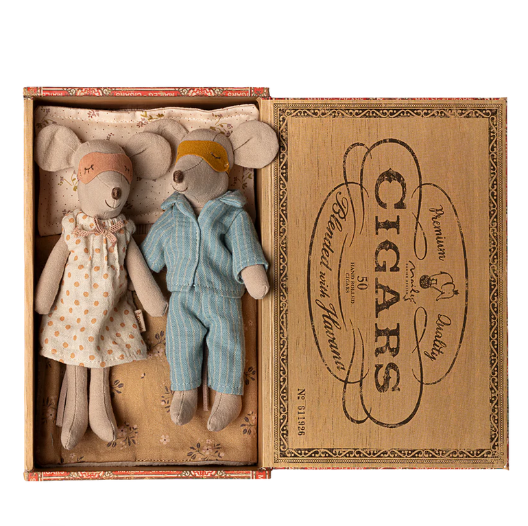 2025 Mum & Dad in cigarbox by Maileg