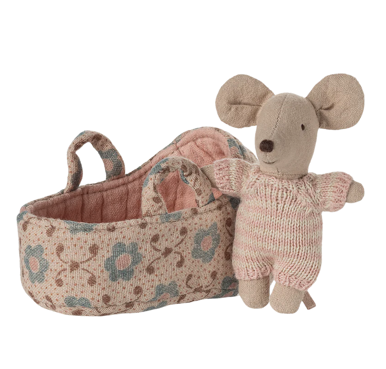 Baby mouse in carry cot - Rose by Maileg
