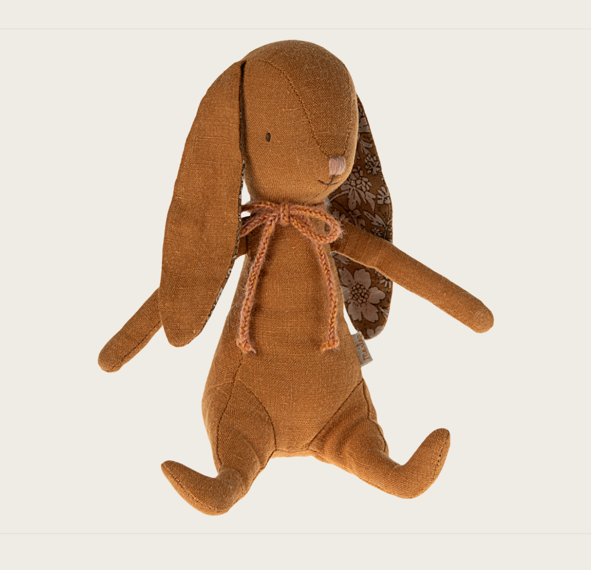 Bunny Ocher with magnetic hands by Maileg