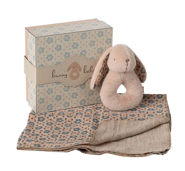Bunny rattle set - Powder  by Maileg