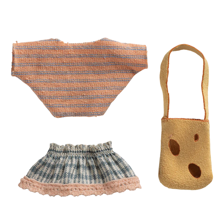 Clothes and bag, Little Sister mouse by Maileg