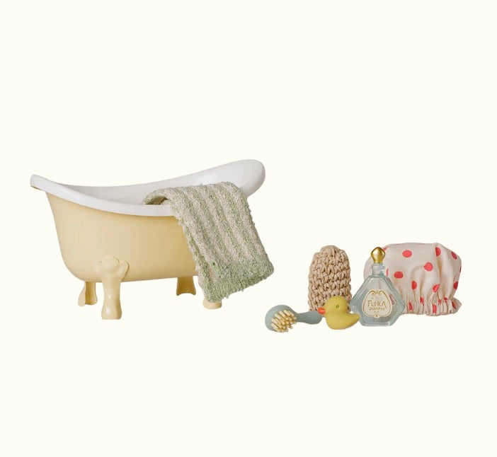 Bathtub set, Mouse - Yellow  by Maileg