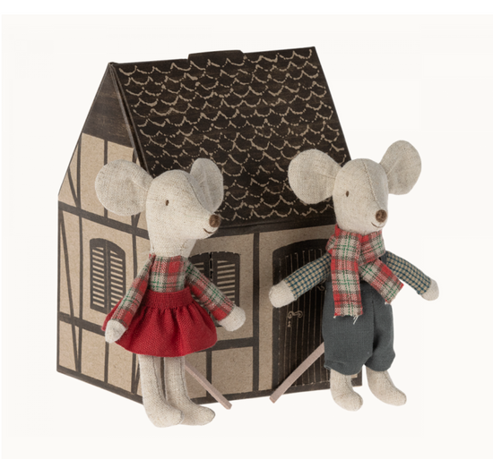 Load image into Gallery viewer, Winter mice twins, Little brother and sister by Maileg
