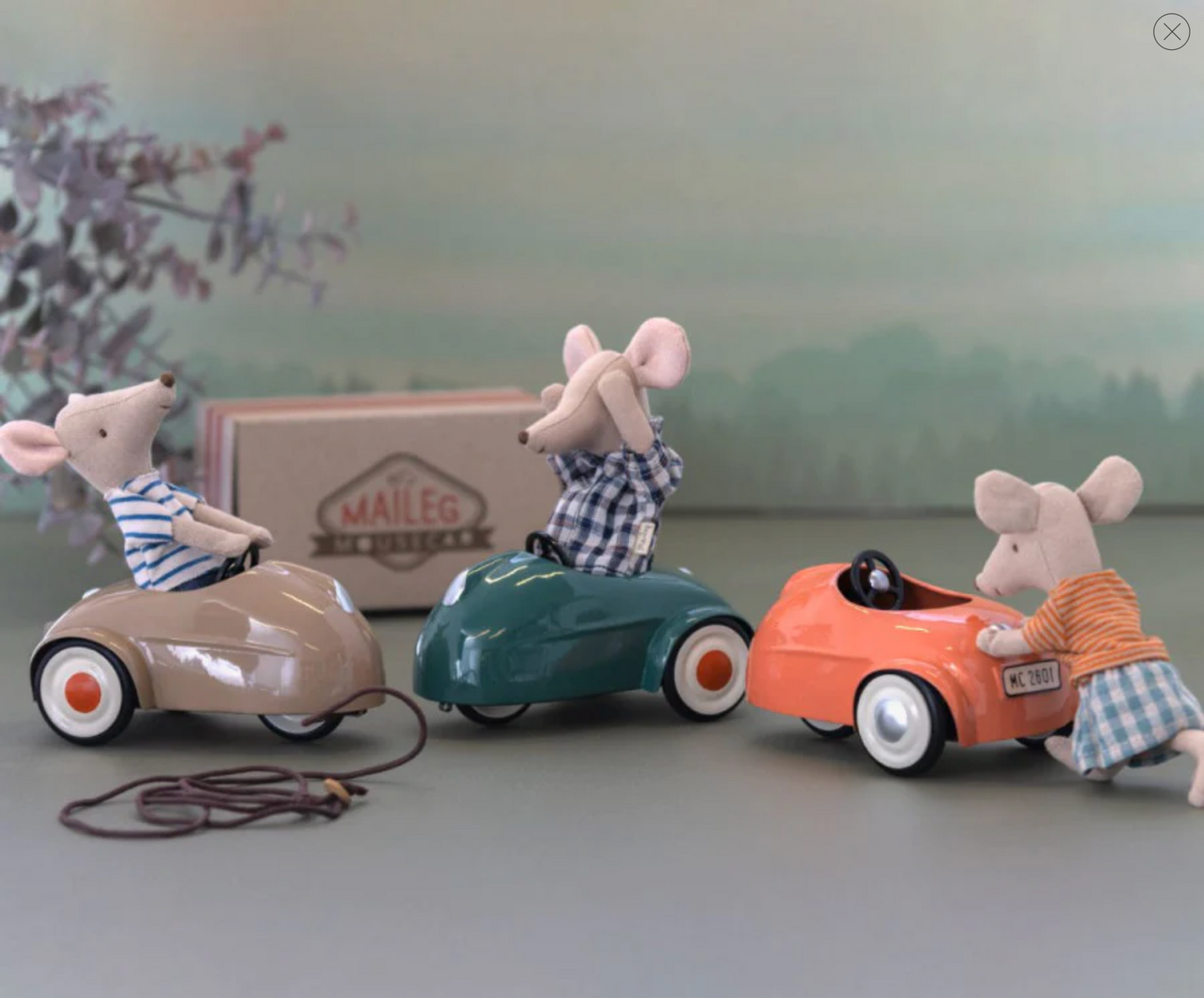 Load image into Gallery viewer, MAILEG Mouse Car - Light Brown
